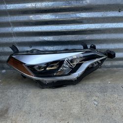 2014-2016 Toyota Corolla Headlight Oem