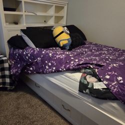 Bed with Mattress 