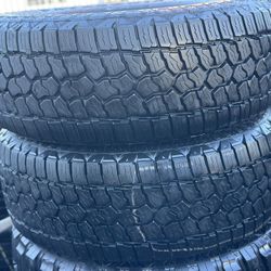 PAIR OF TIRE 35 X12.50 20 LT 85% LIFE PATAGONIA