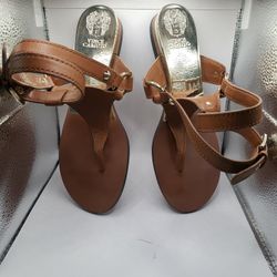 Size 7M, tan leather Vince Camuto thong sandal