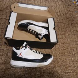 NIKE Men's Jordan Max Aura 2 