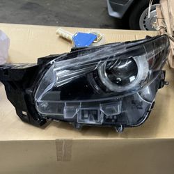 2017 To 2021 Mazda Cx-9 Left Driver Side Headlight Has Some Damage 