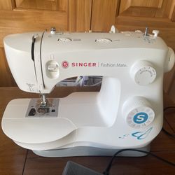Singer Model 3342 , Antique Table , Cutting Table And Temples