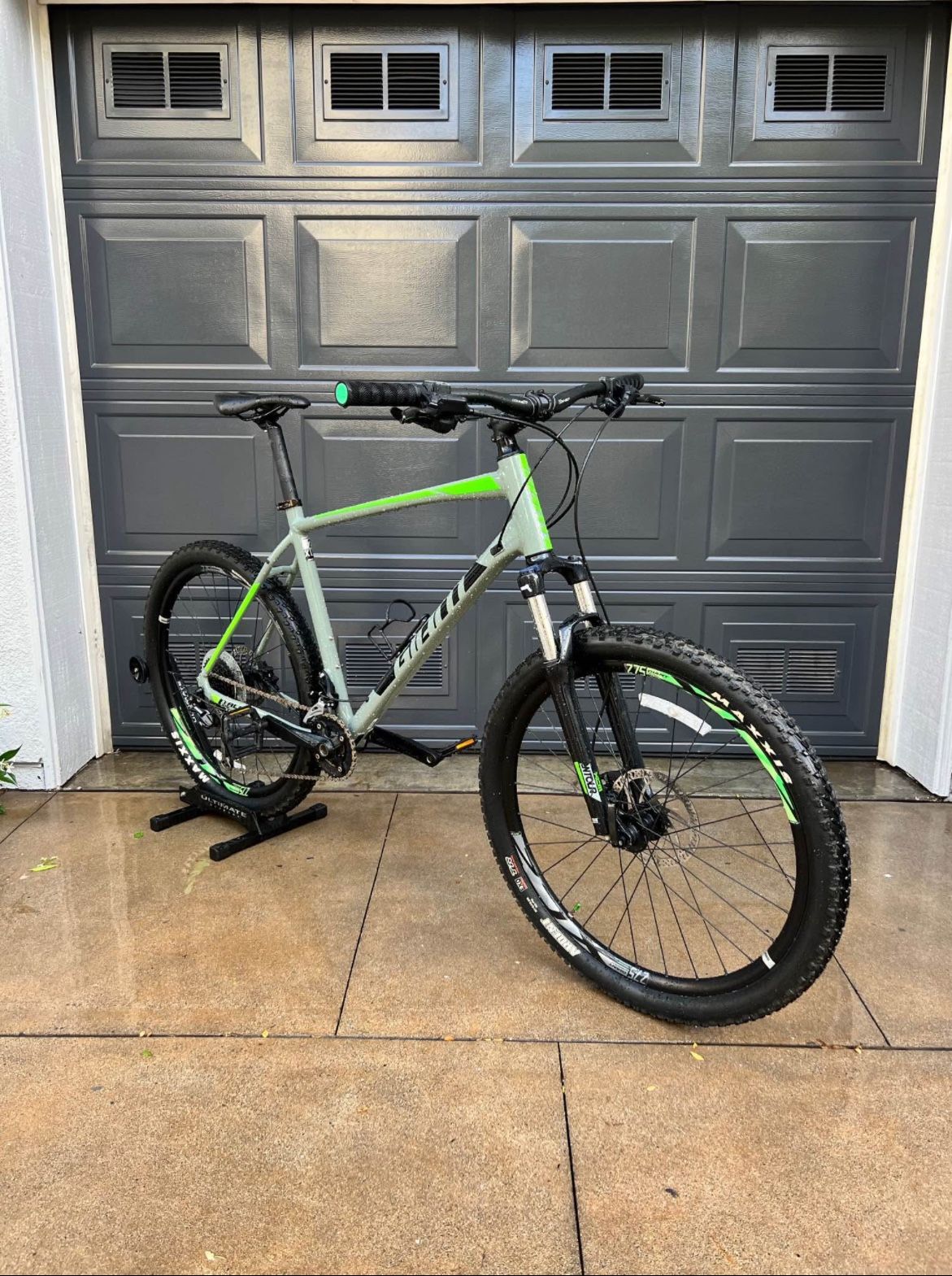 Giant Talon 2 XL Mountain Bike
