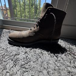 Size 8 Brand New Thursday Boots Never Used