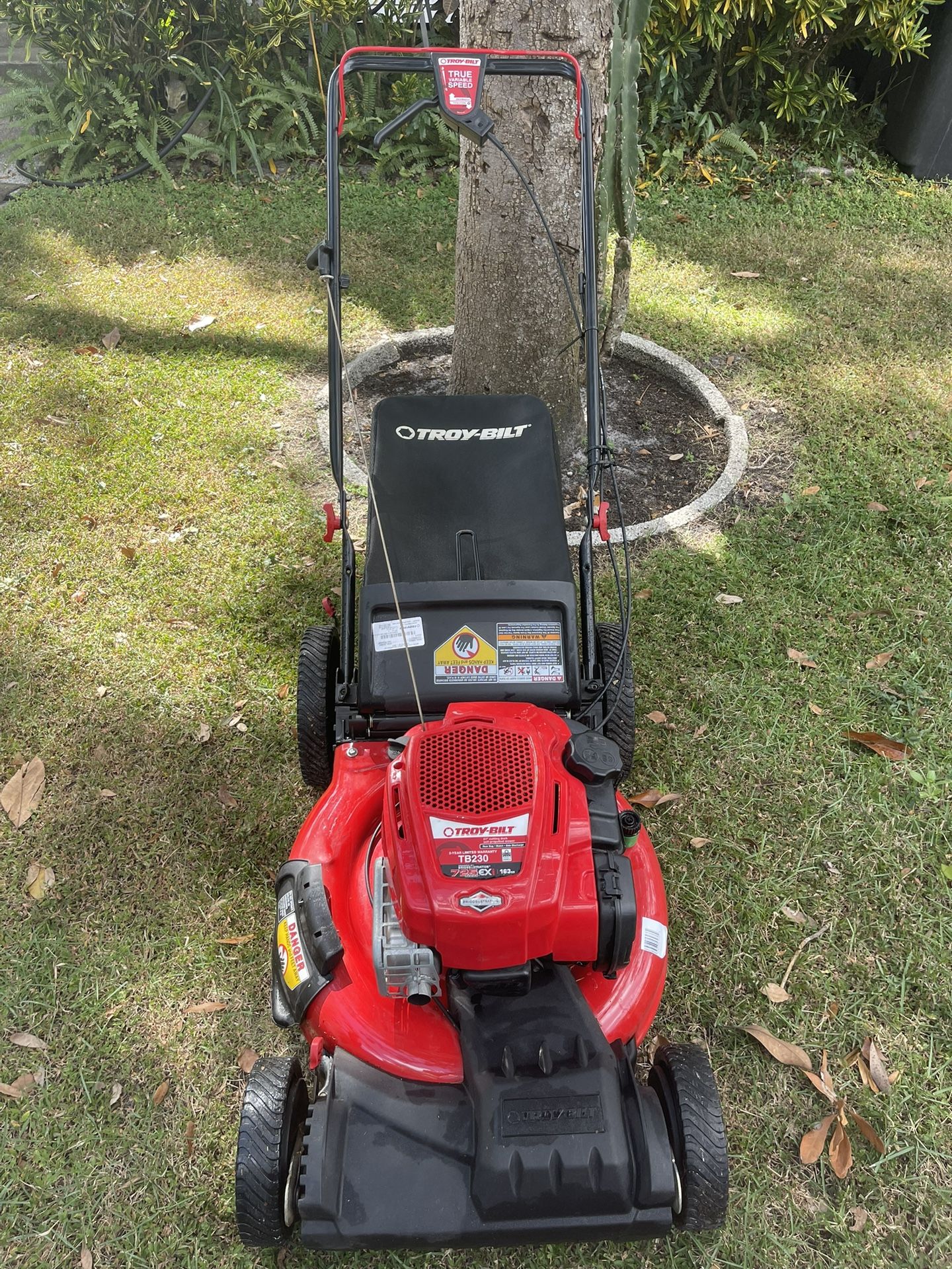 Self Propelled High Wheel Lawn Mower LBSN Troy-Bilt 21” Cut With A 7.25 HP Engine 