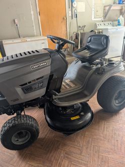 Craftsman T1000 Riding Lawnmower
