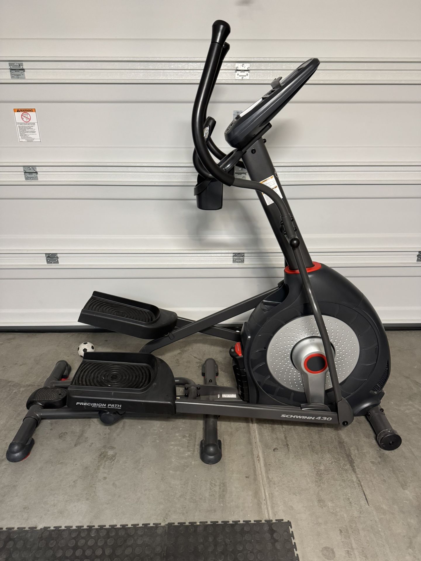 Elliptical Machine - Schwinn 430