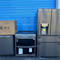 new full kitchen set (COMBO) LG black stainless steel refrigerator, stove, microwave, dishwasher.