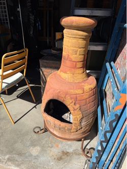 Clay Chimenea