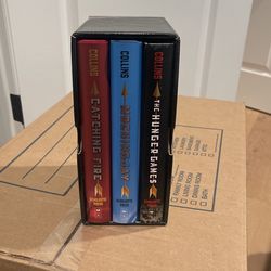 Hunger Games Trilogy Book Set 