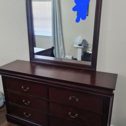 Queen Bed Set