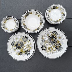 Vintage Mikasa Leilani Dinnerware Set