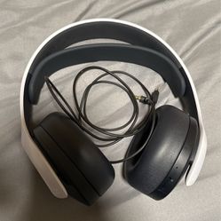 PS5 Pulse headphones 