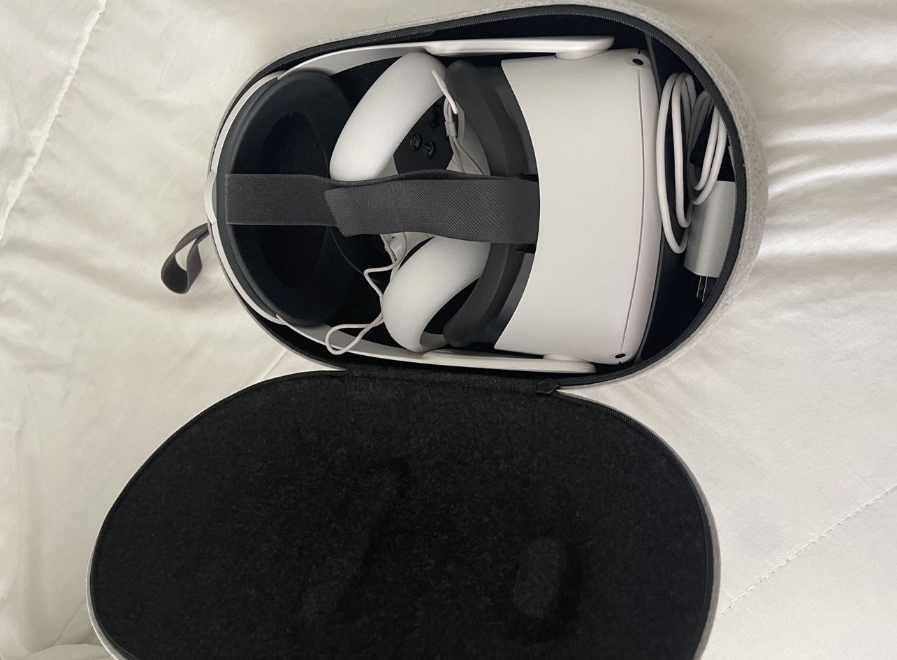 Oculus Quest 2 128 GB With Accessories
