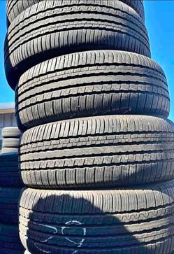 235 55 19 Falken tires Con 80% de Vida Las 4