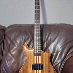Kawai FIIB bass guitar