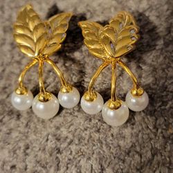 Pearl Shaped Fower Earrings 
