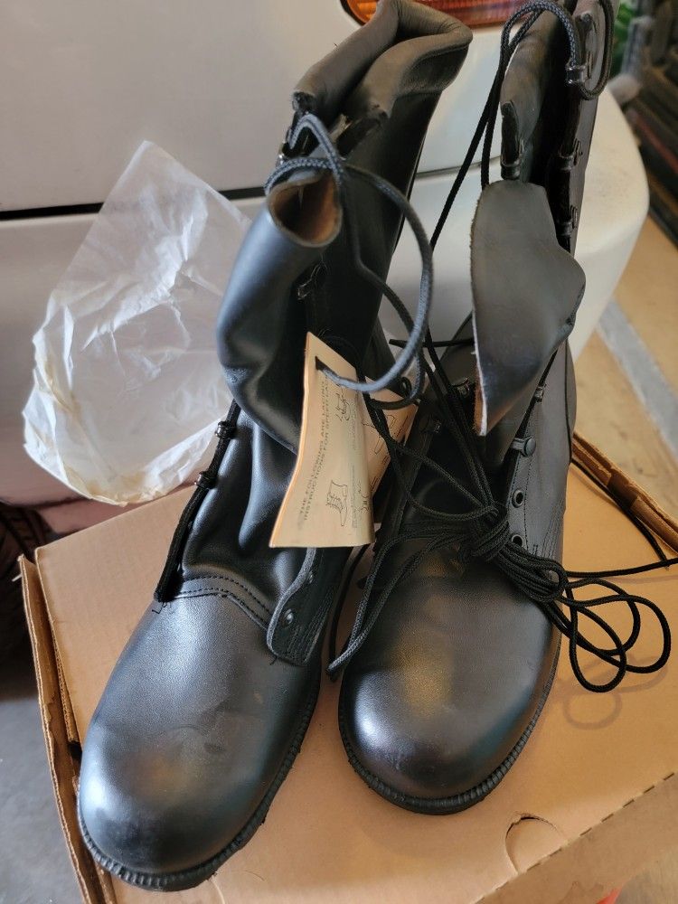 LEATHER COMBAT BOOTS