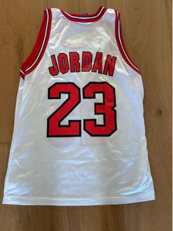 Vintage 90s Bulls Jordan 23 jersey