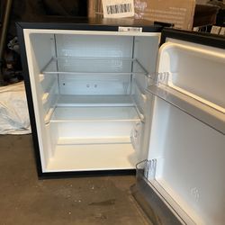 Vissani 2.6 Cu. Ft. Mini Refrigerator In Black, ENERGY STAR 