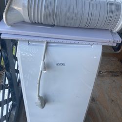 EXCELLENT CONDITION COMMERCIAL AIR CONDITIONER. SELLS FOR OVER $300…asking $120