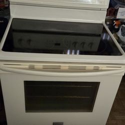 Frigidaire Electric Stove