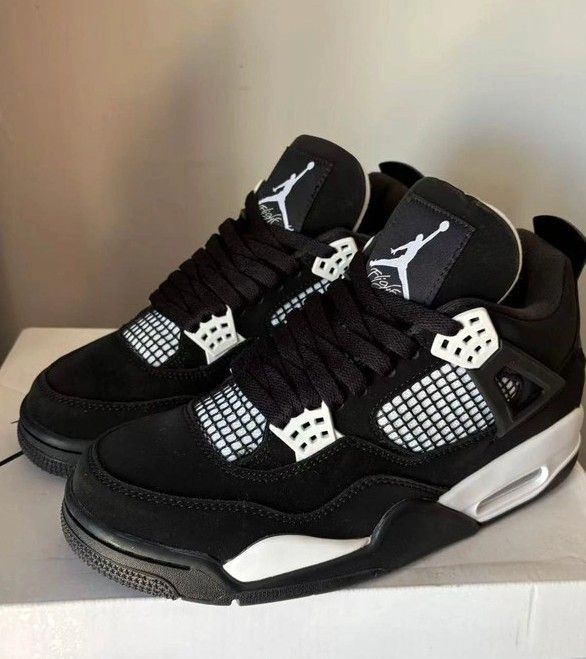 Jordan 4 White Thunder