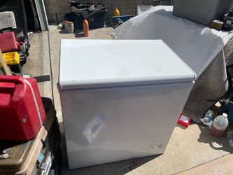 Vissani 7.0 Cu. ft. Manual Defrost Chest Freezer