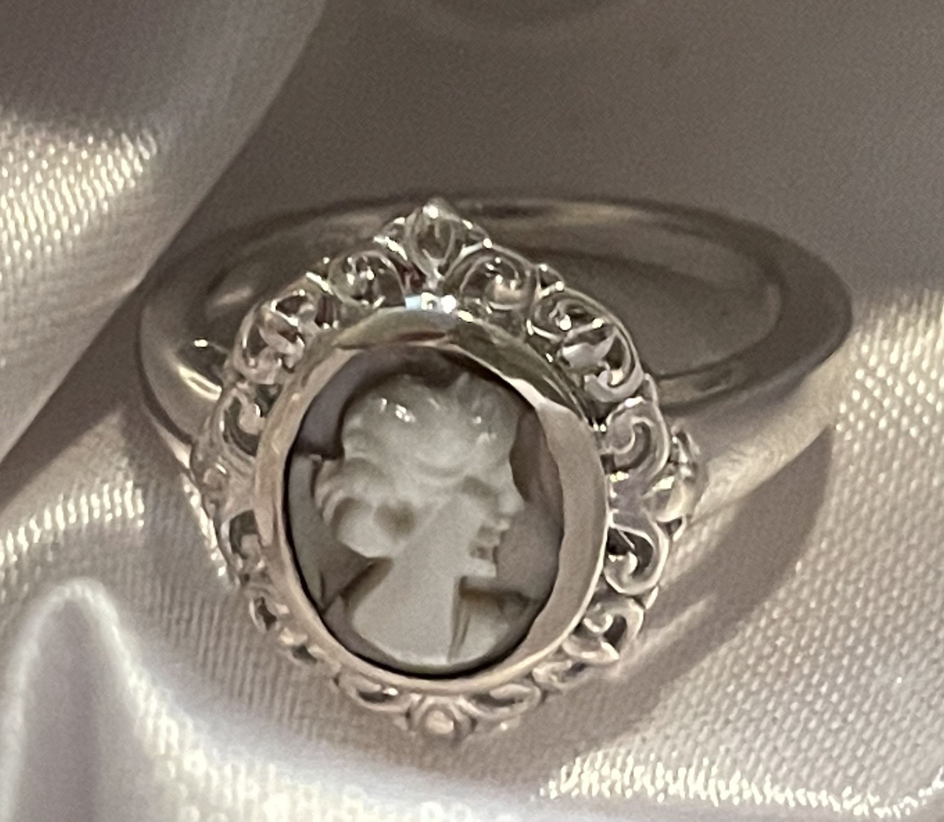 Cameo Ring