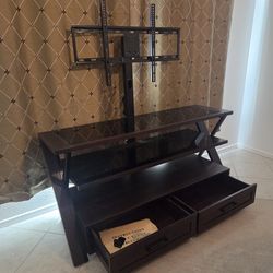 Free TV stand