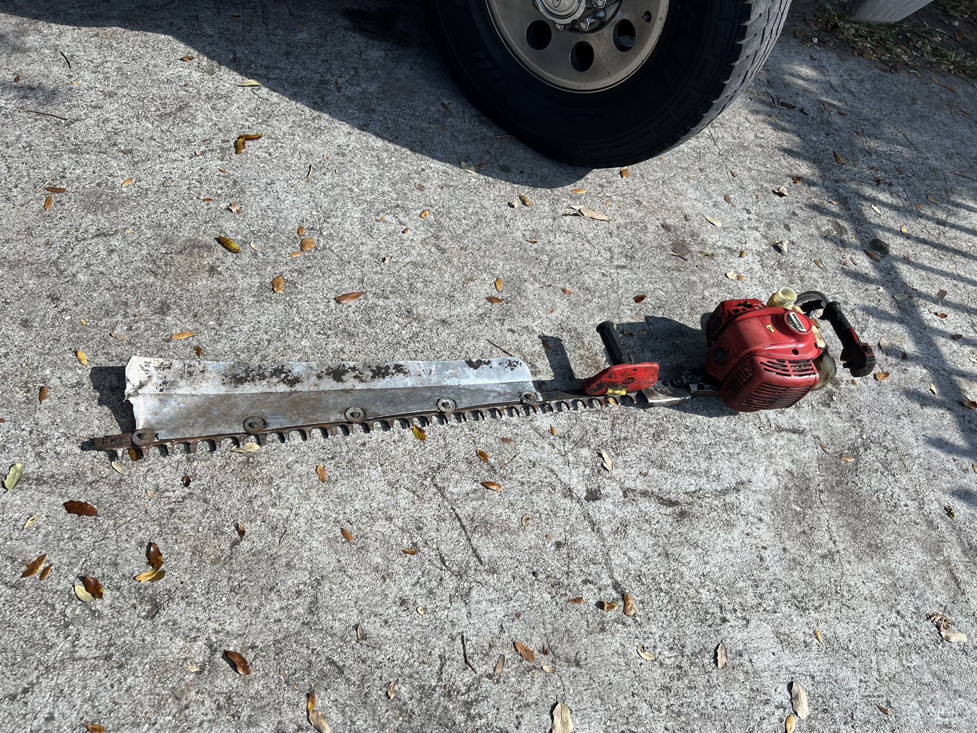 FOR PARTS OR REPAIR Shindaiwa trimmer