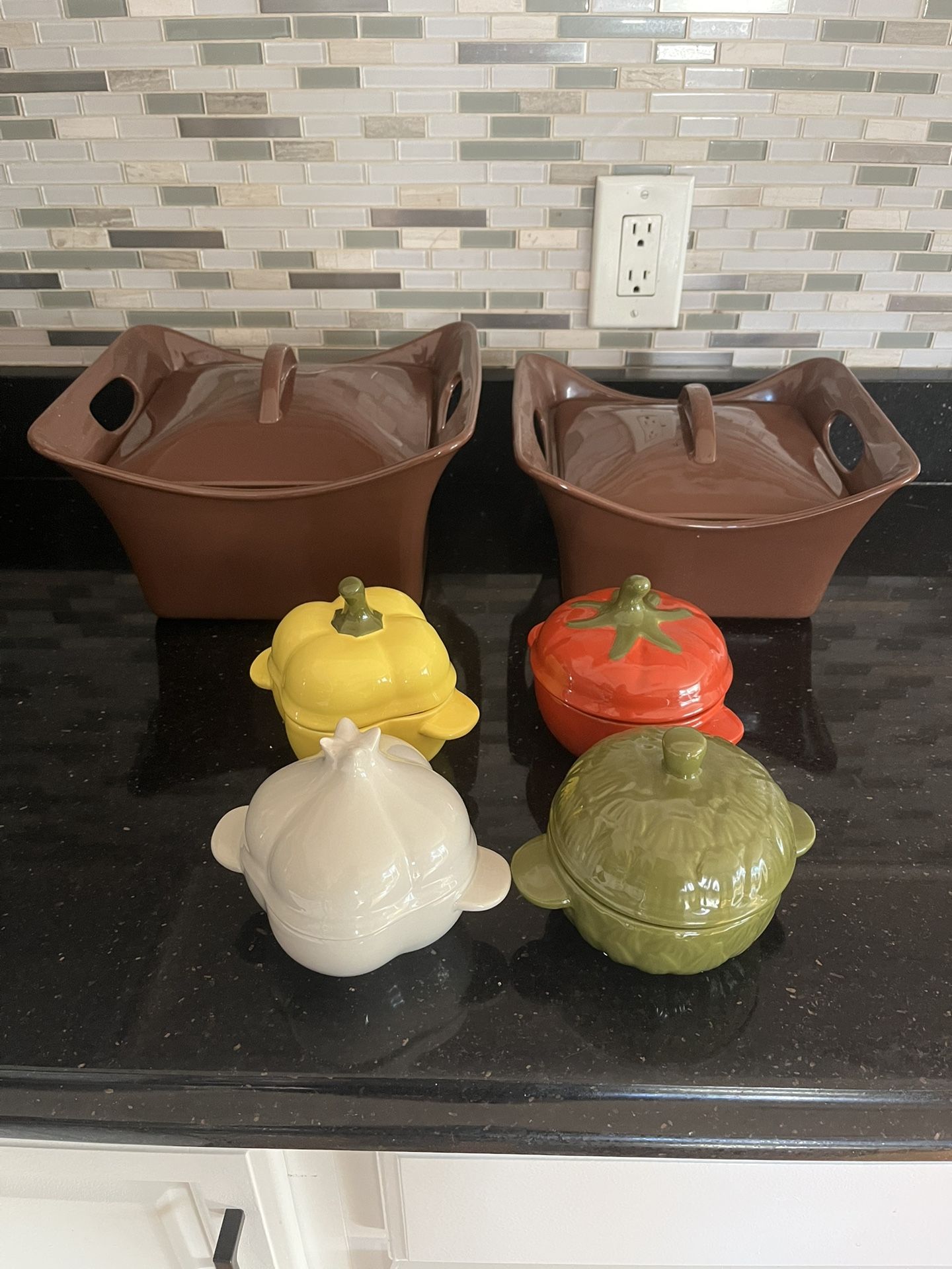 Casserole/Serving Dishes & Martha Stewart Ceramic Dishes