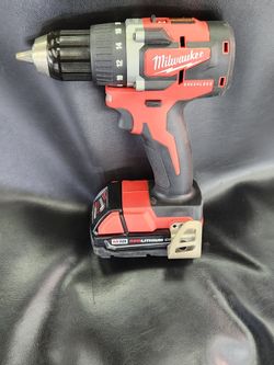 Milwaukee 1/2” Drill Driver 2801-20 BRUSHLESS + 2.0Ah Battery and Charger