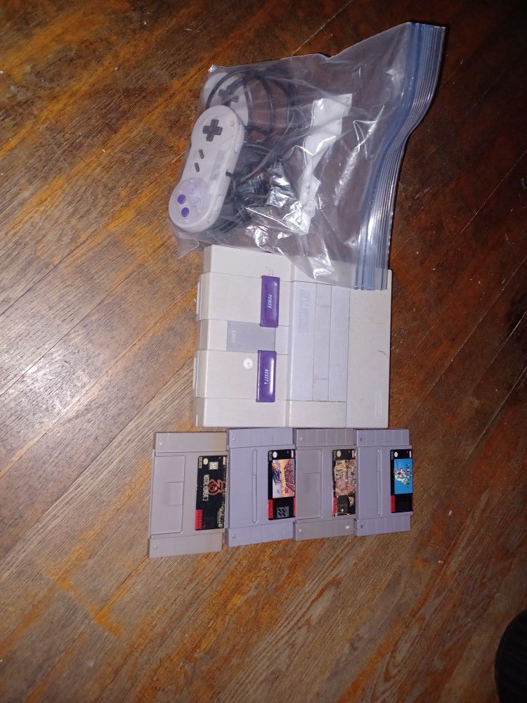 Super Nintendo Complete 2 Controllers 4 Games