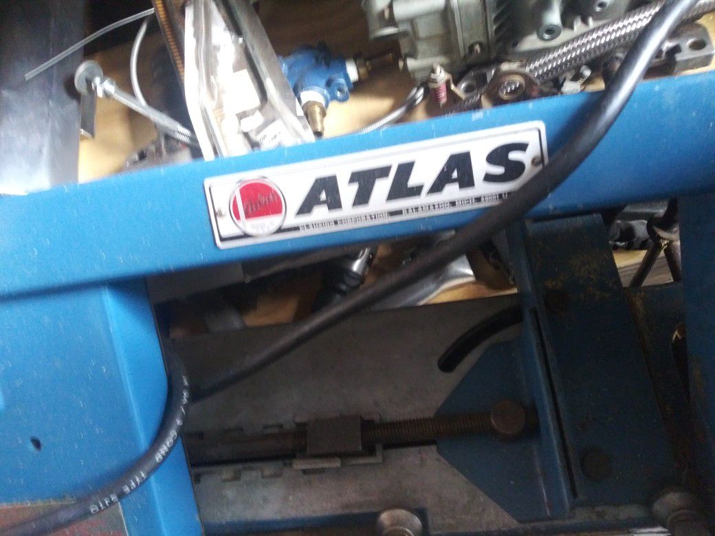 Atlas Metal cutting bandsaw for cutting Steel stock 60 inch blade in great shape older model