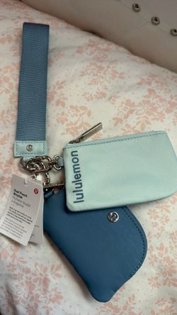 lululemon keychain wallet
