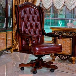 Luxury Executive Office Chair – High Back Tufted Leather Swivel Desk Chair