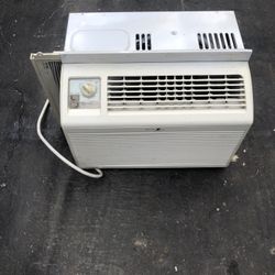 Very Good Condition Zenith Air Conditioner 