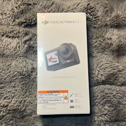 DJI Osmo Action 5 Pro Adventure Combo 
