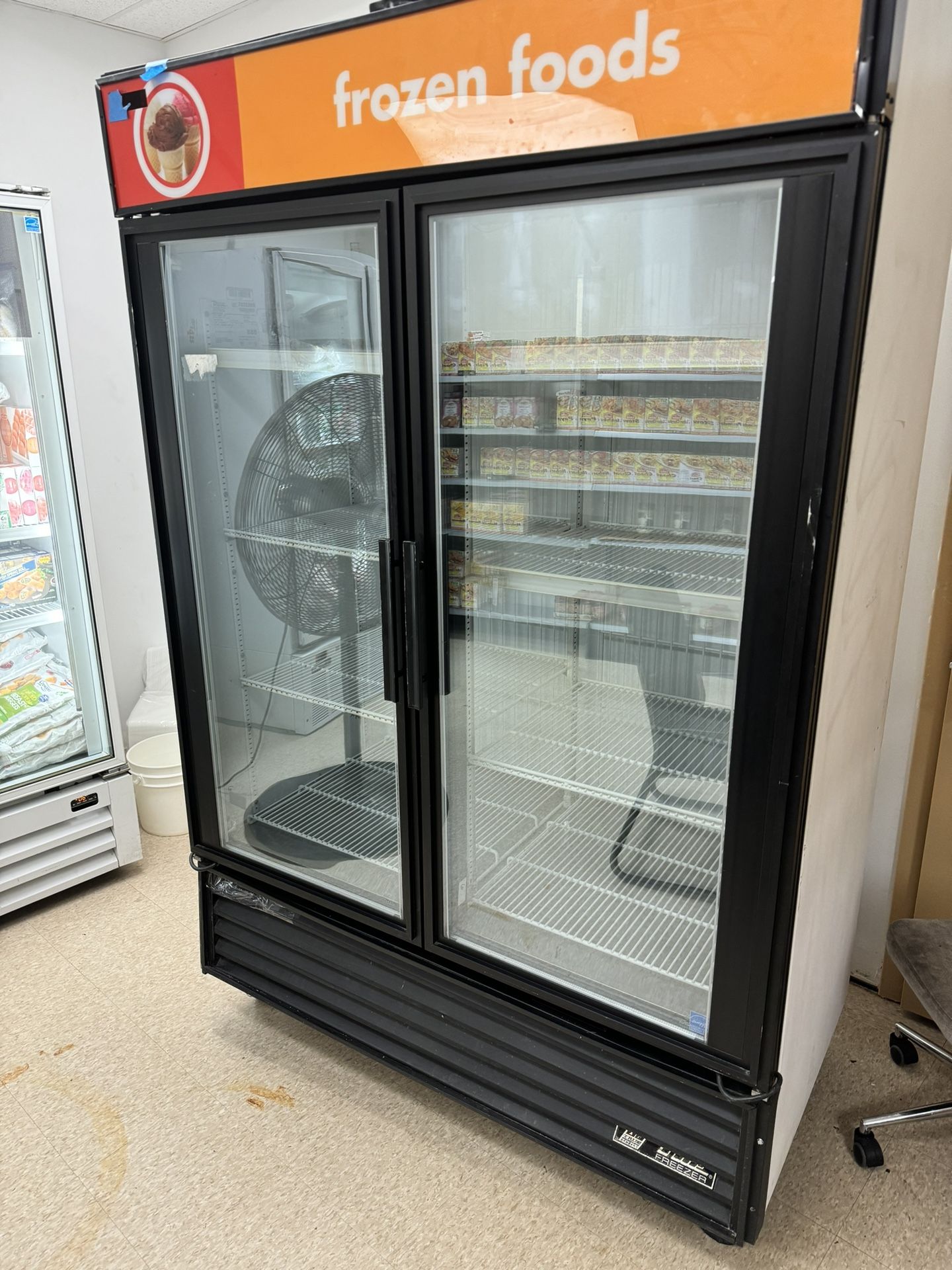 VARIOUS TYPES OF RESTAURANT EQUIPMENT FOR SALE SINKS, FREEZER, BLENDERS, HEATERS, MIXERS, AND MORE!