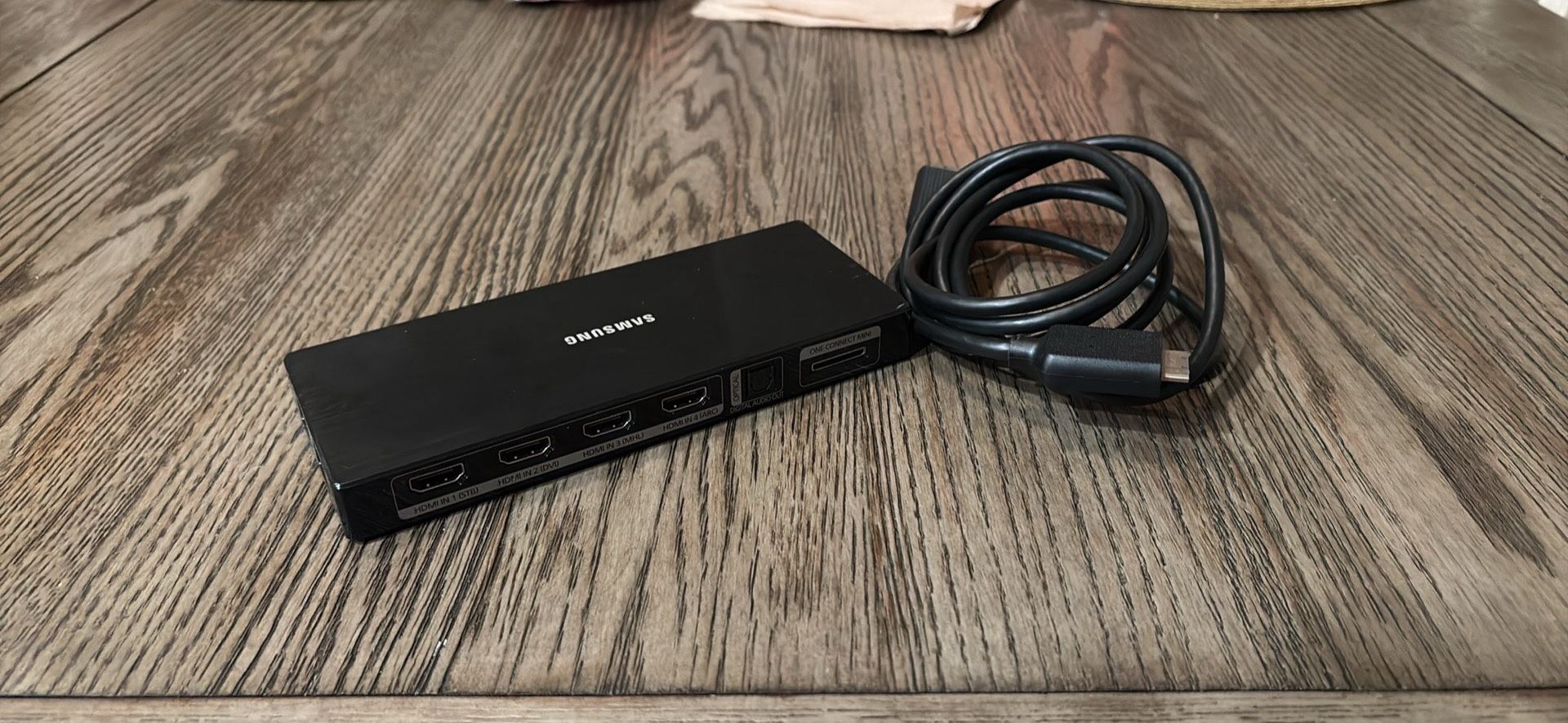 Samsung One Connect Mini ( NEGOTIABLE )