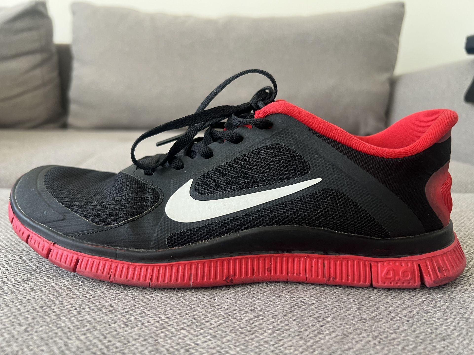 Nike Free 4.0 Running Shoes - Black & Red, Size 8
