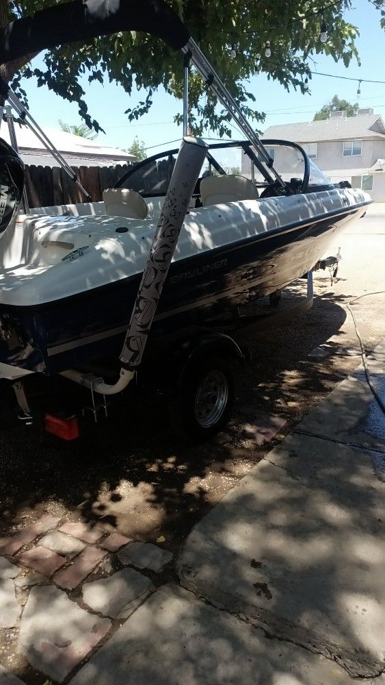 2022 Bayliner 16 ft 15 hours on motor