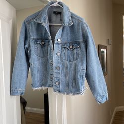 DENIM JACKET SIZE MEDIUM 