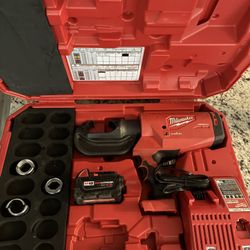 Milwaukee M18 750 MCM Crimper Kit