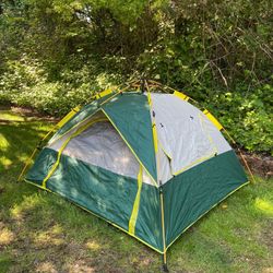 Pop up tent for 3-4 people. Waterproof and Windproof!