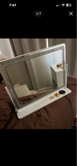Vanity mirror