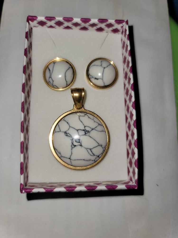 Earrings & Charm Set