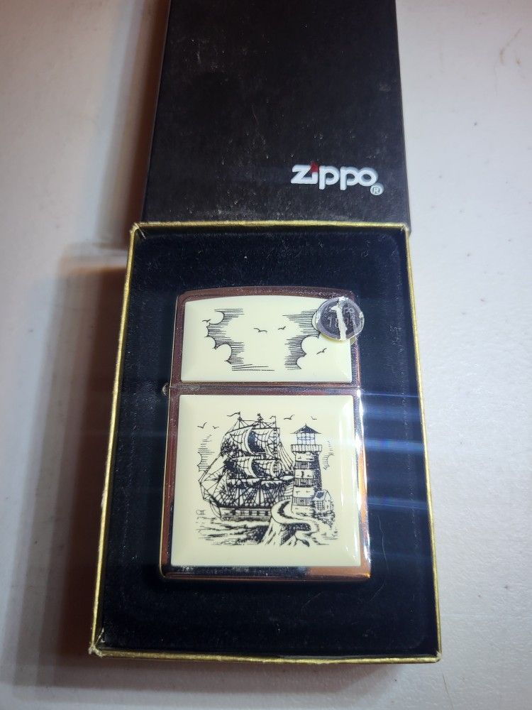 1990s ZIPPO SCRIMSHAW LIGHTER NEW